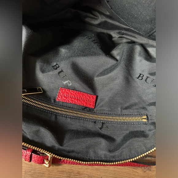 BURBERRY-AUTHENTIC (Preowned) Large Red Leather Handbag with Gold Hardware - Picture 11 of 16